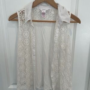 ⭐️2/$6- White short sleeve cardigan